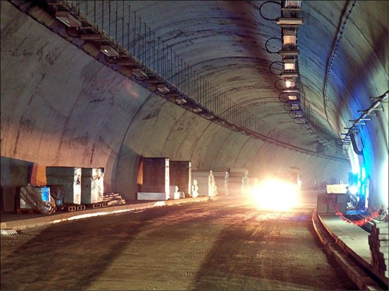 台9線南迴公路草埔隧道年底全線完工通車  
 擬採用區間測速管制