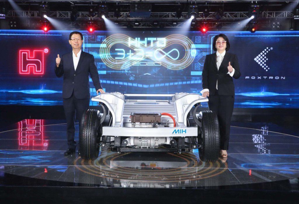 裕隆集團攜手鴻海科技合資「鴻華先進」展示電動車平台及固態電池技術