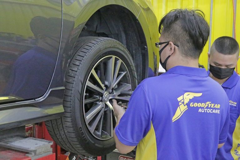 Toyota Corolla Altis 升級 KYB 白桶強化總成避震器 最高性價比的選擇
