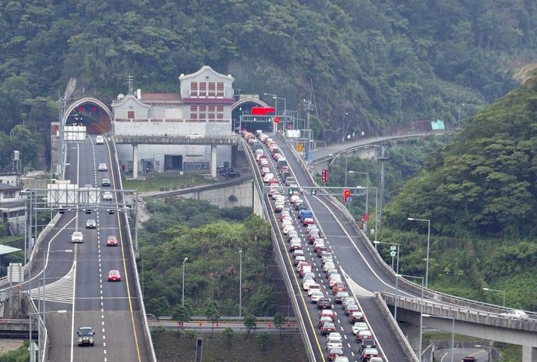 雪山隧道當路隊長 將公布車牌提醒駕駛