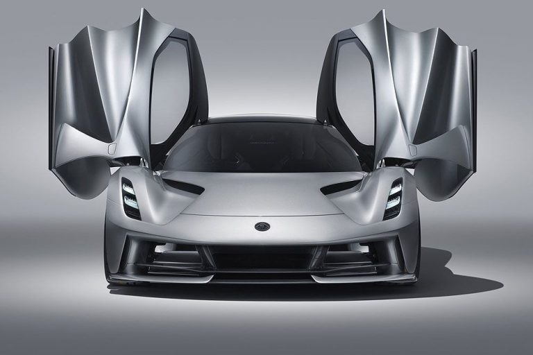 瞄準超級富人 Lotus Evija 阿拉伯世界發表