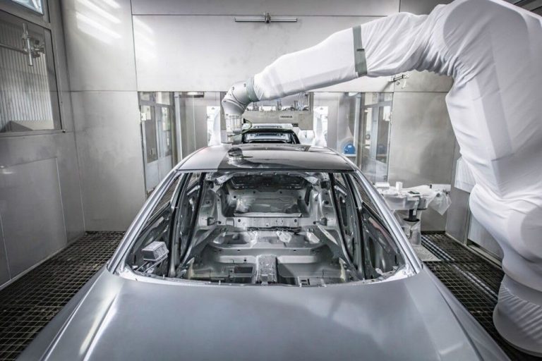 AUDI 開始提供 Overspray-free painting 高精度噴塗技術