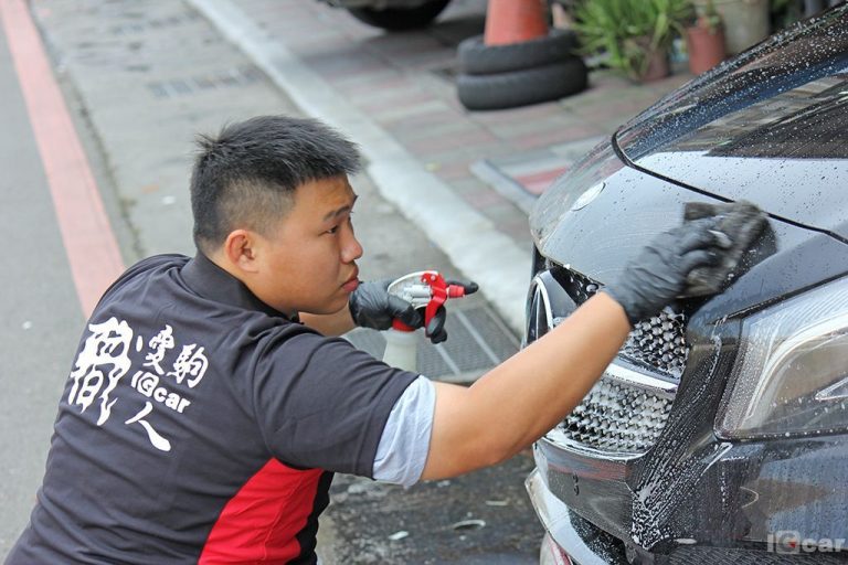 處理每部車都像角力競技一樣專注【新店建良汽車美容中心】