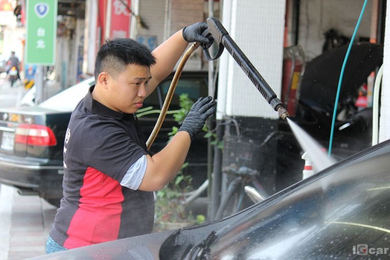 處理每部車都像角力競技一樣專注【新店建良汽車美容中心】