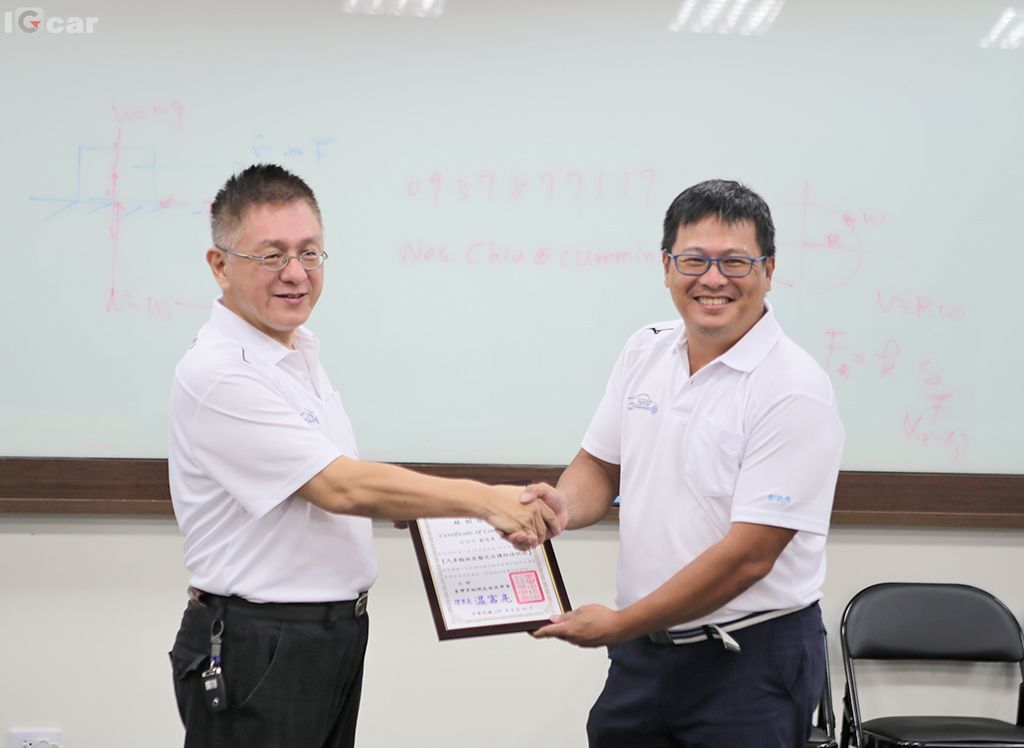 用標準化定義專業 輪胎/底盤定位種子師資班參訪