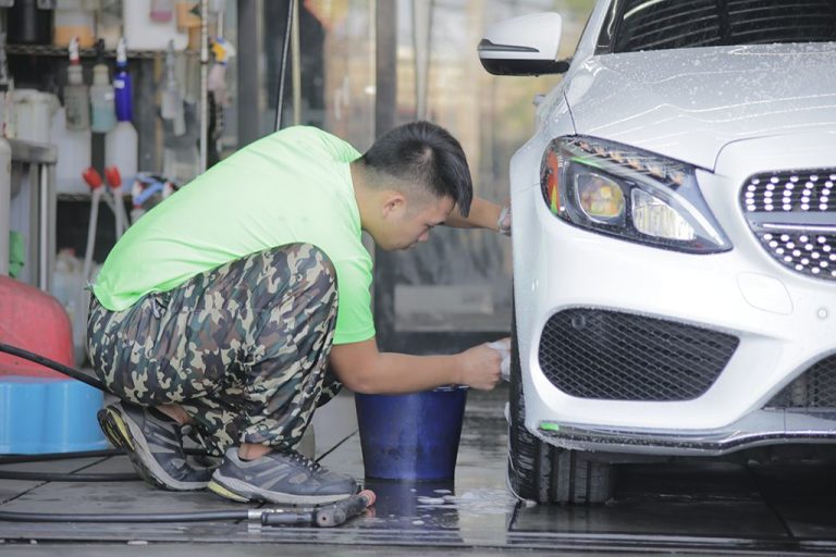 愛駒職人 台中《摩艾國際車體鍍膜中心》