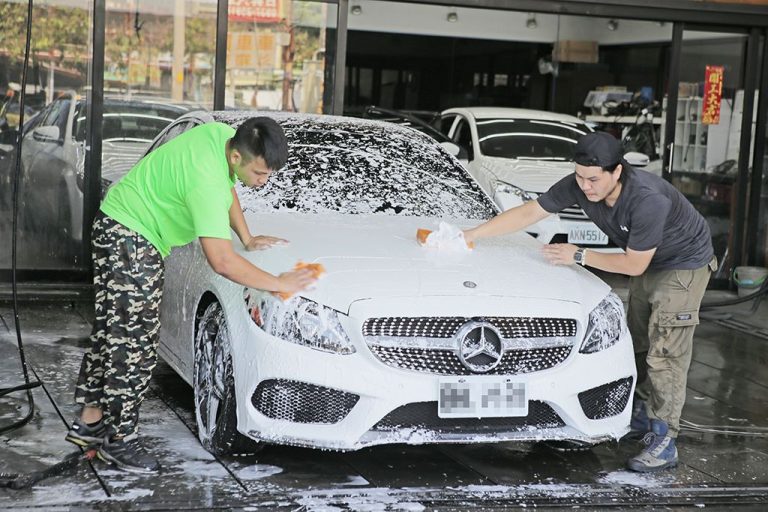 愛駒職人 台中《摩艾國際車體鍍膜中心》