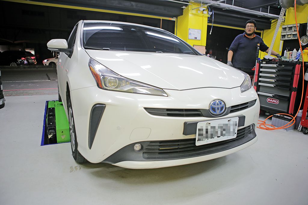 Toyota Prius Hybrid 固特異Assurance TripleMax 2 開箱分享