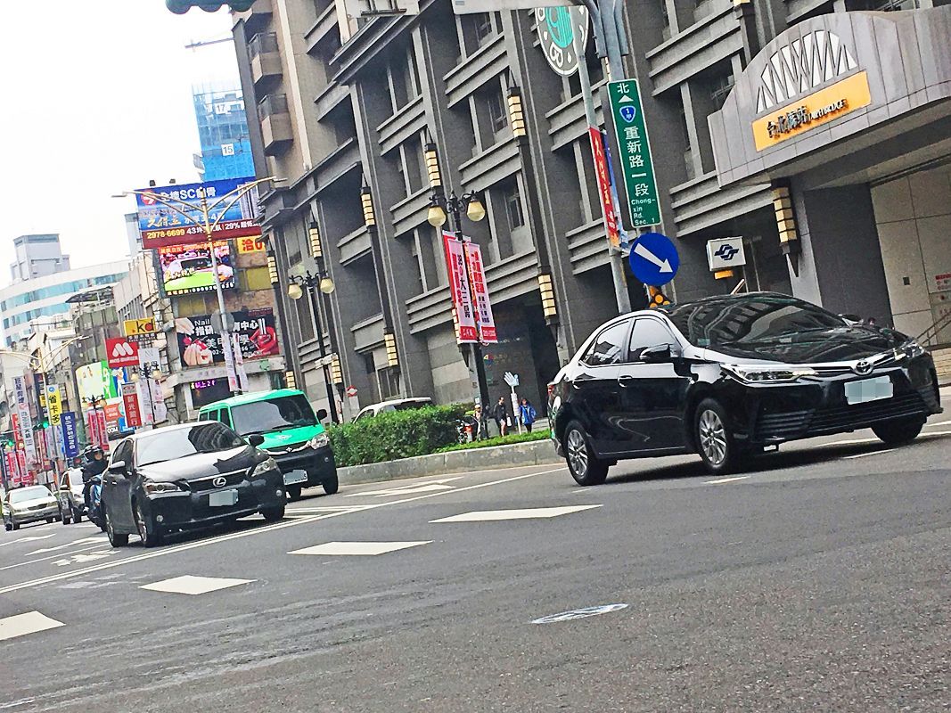 保障行人安全 車輛轉彎需遠離行人3公尺 北市58路口強化取締