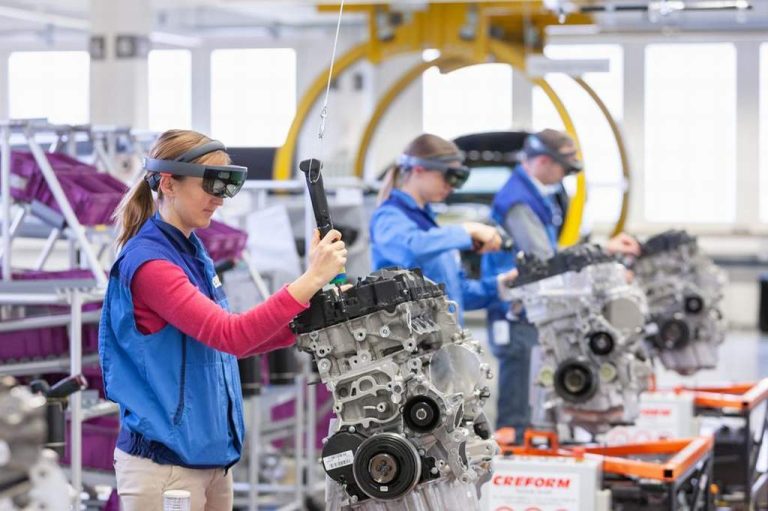不是只有虛擬女友功能 BMW 將 AR/VR 科技導入產線應用