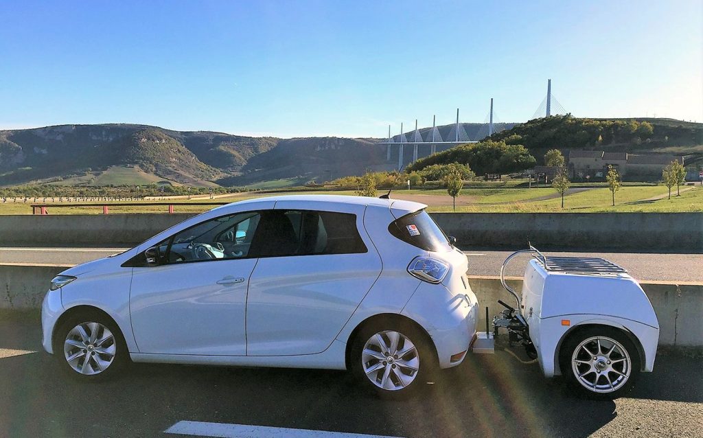汽車的行動電源 ?! EP Tender 發表充電拖車