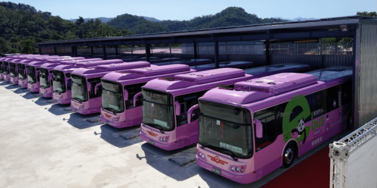 大型車駕駛缺人 交通部 65 歲年齡限制擬放寬但限定白天開車